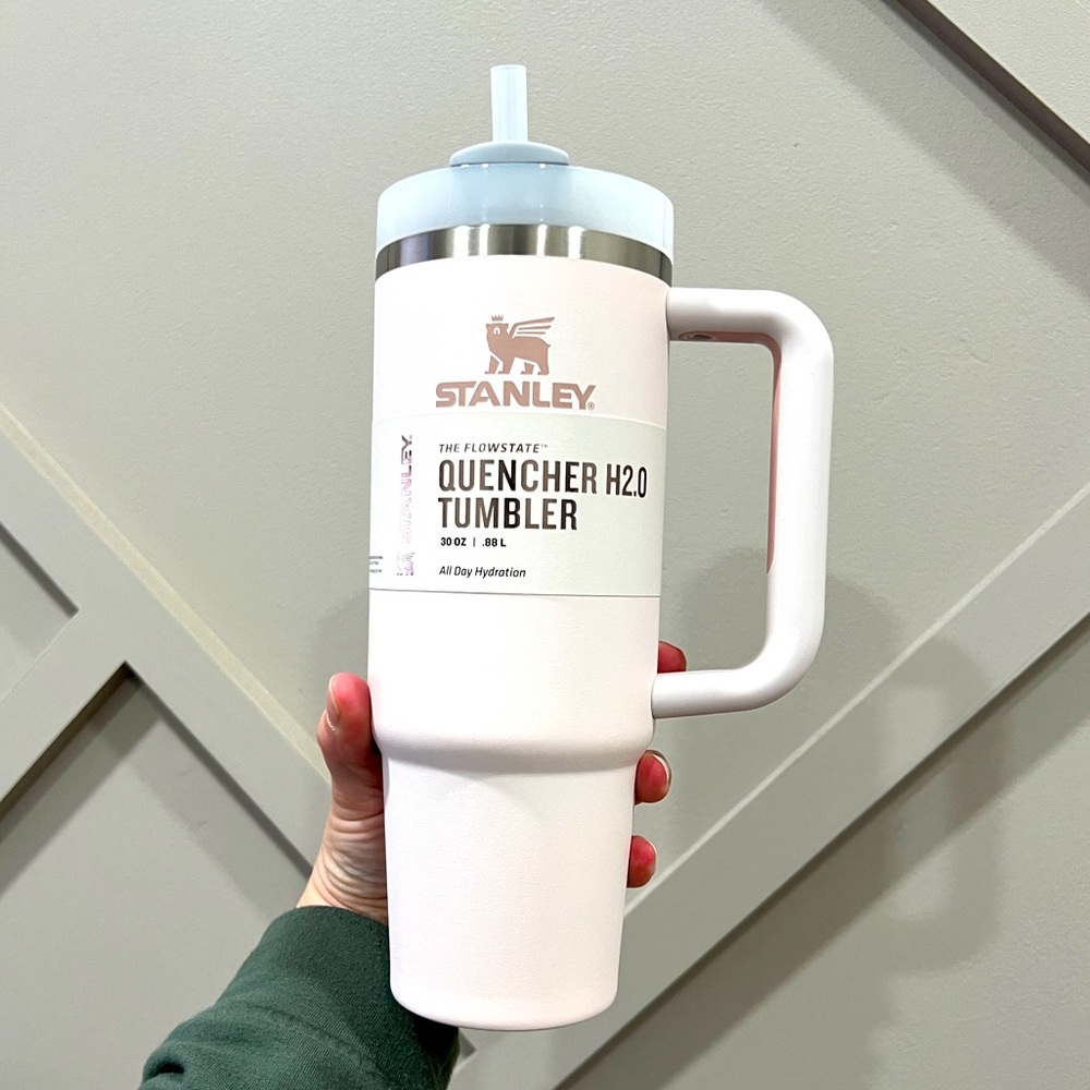 NEW - Stanley Quencher Tumbler Rose Quartz